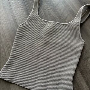 Babaton Aritzia sculpt knit tank size S